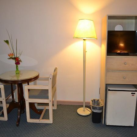 West Plaza Desekel Hotel Koror Ngoại thất bức ảnh