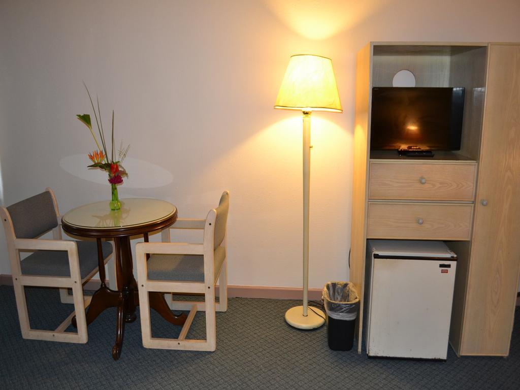 West Plaza Desekel Hotel Koror Ngoại thất bức ảnh