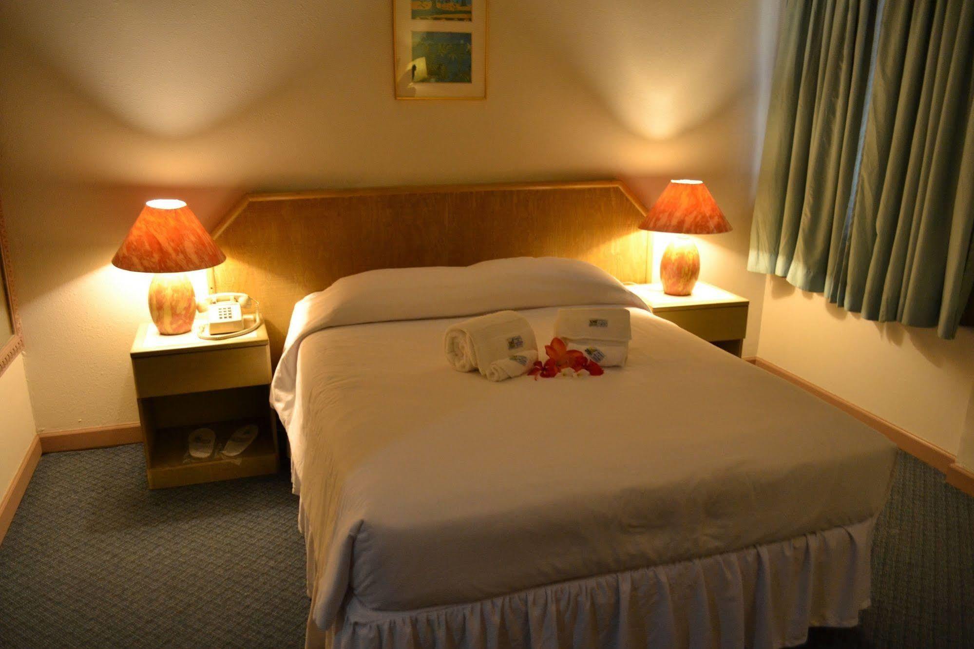 West Plaza Desekel Hotel Koror Ngoại thất bức ảnh