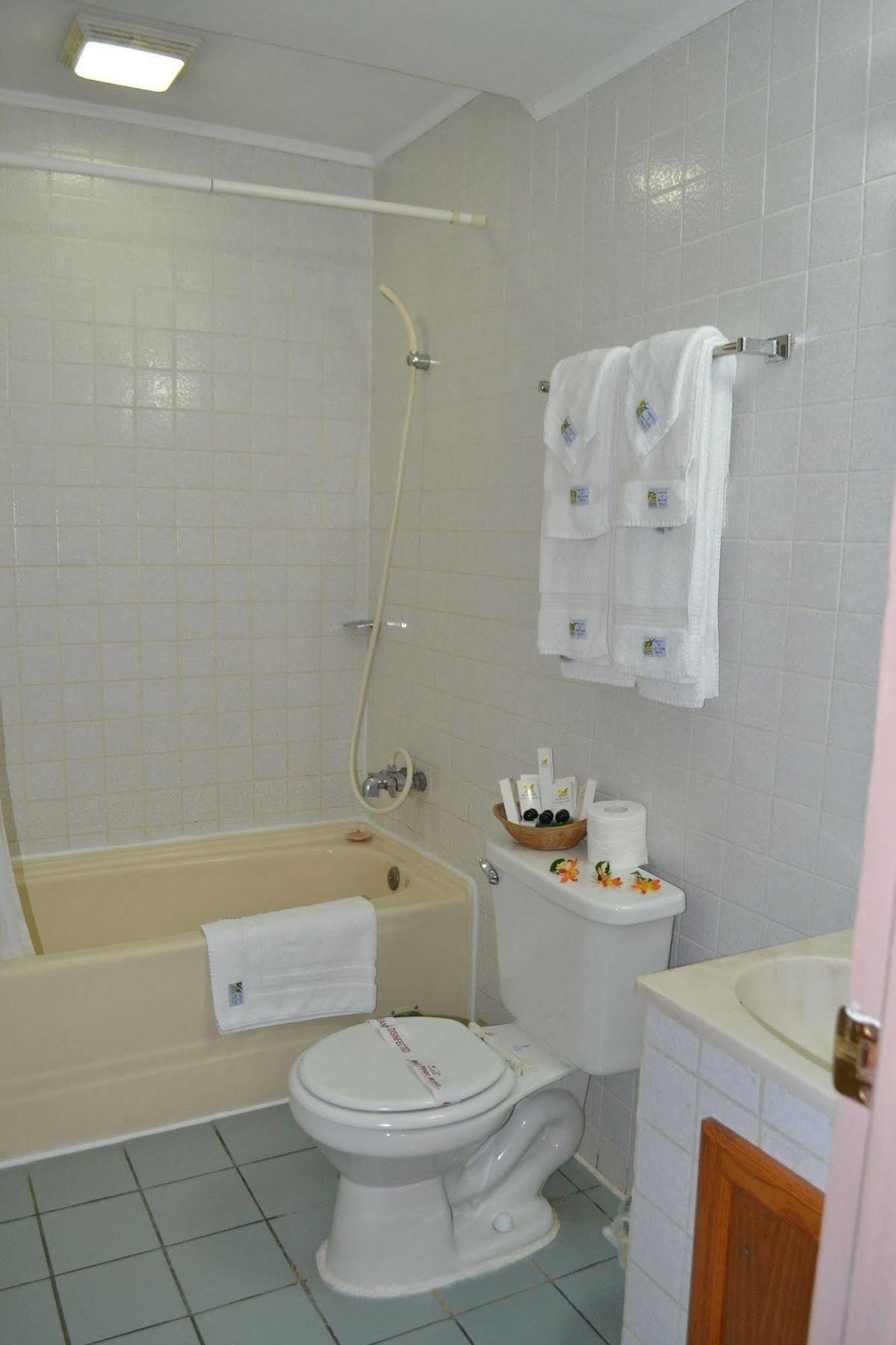 West Plaza Desekel Hotel Koror Ngoại thất bức ảnh