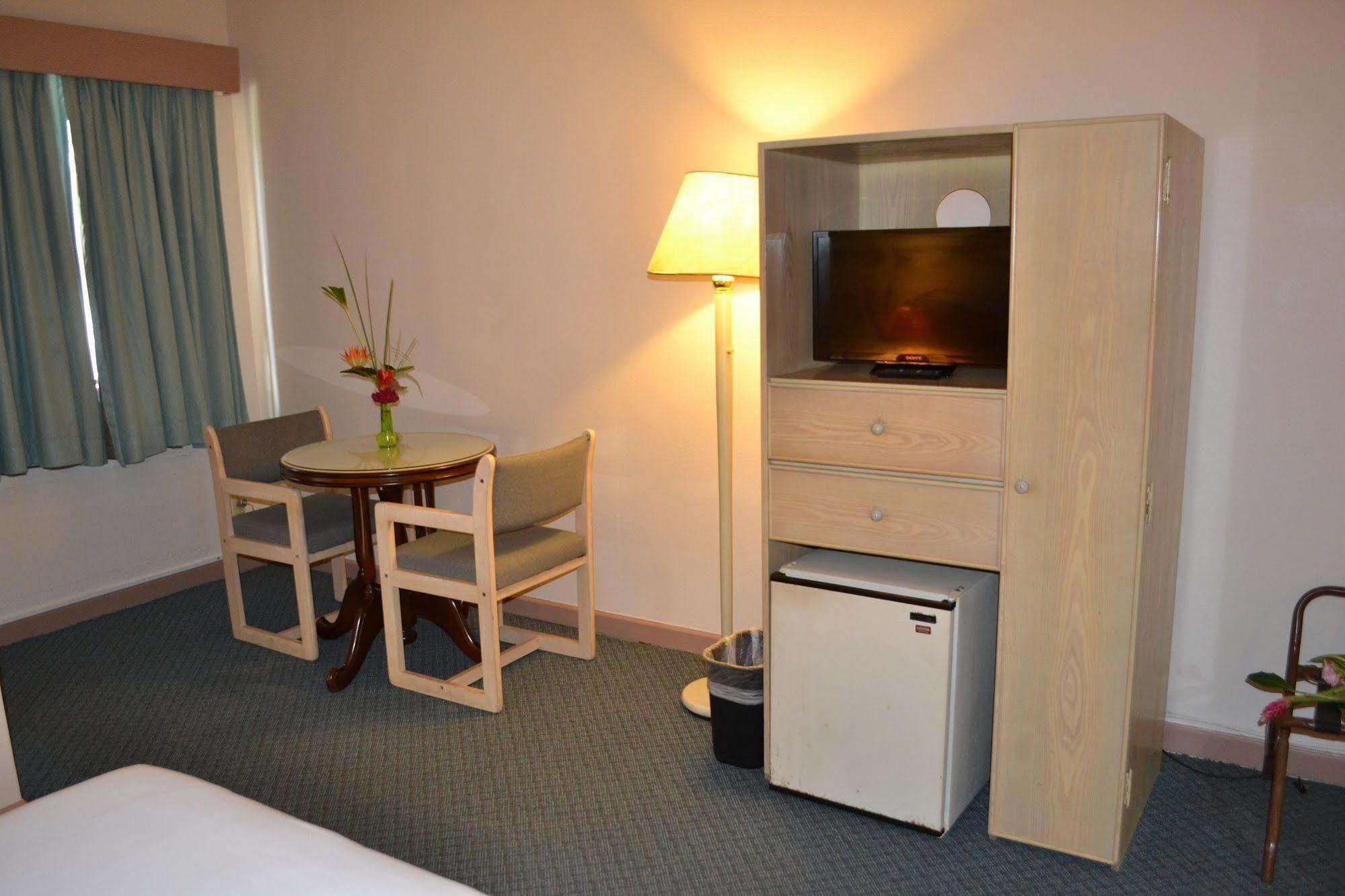 West Plaza Desekel Hotel Koror Ngoại thất bức ảnh