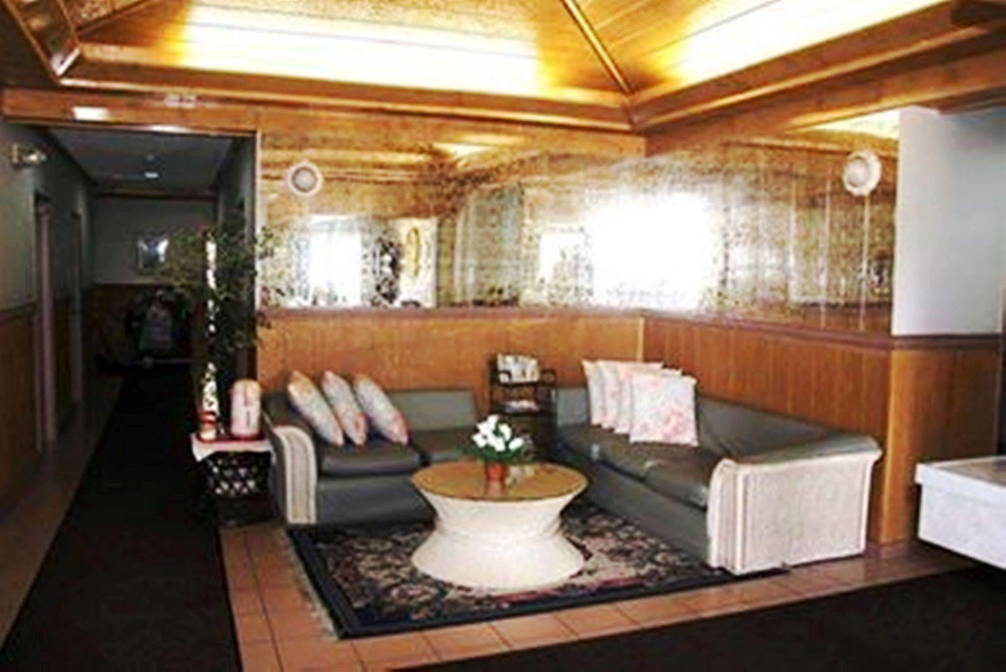 West Plaza Desekel Hotel Koror Ngoại thất bức ảnh